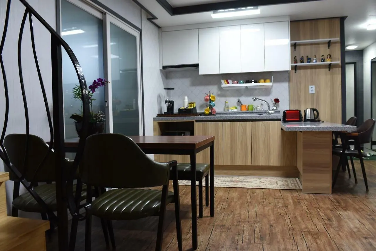 We Home Guesthouse Incheon 3*,