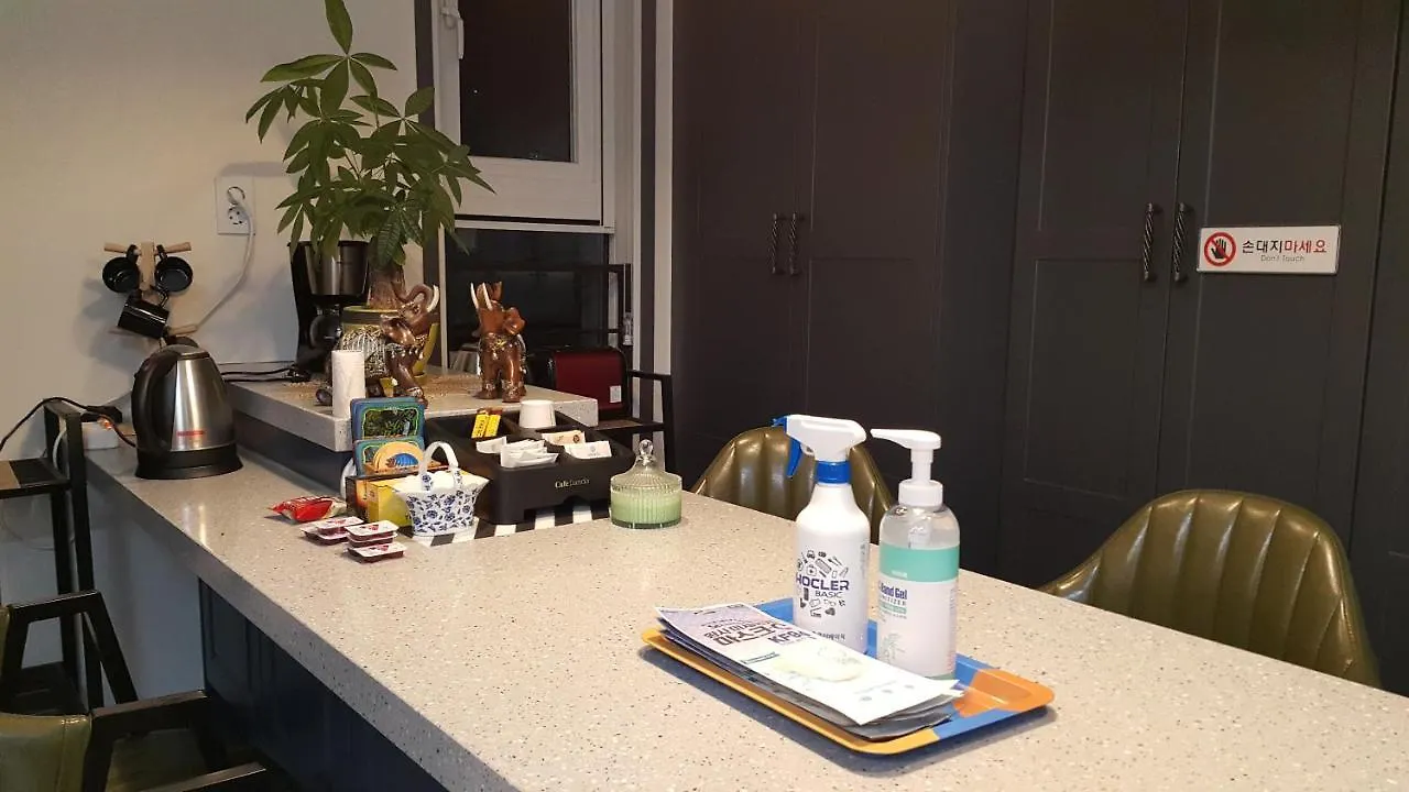 We Home Guesthouse Incheon Gæstehus